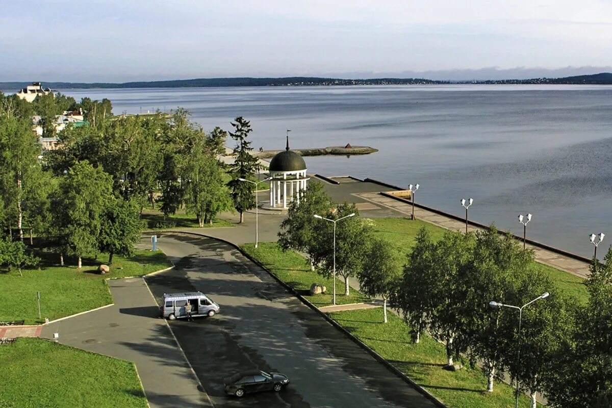 Петрозаводск набережная Онежского озера. Столица Карелии Петрозаводск. Республика Карелия столица — город Петрозаводск. Онежская набережная в Петрозаводске.