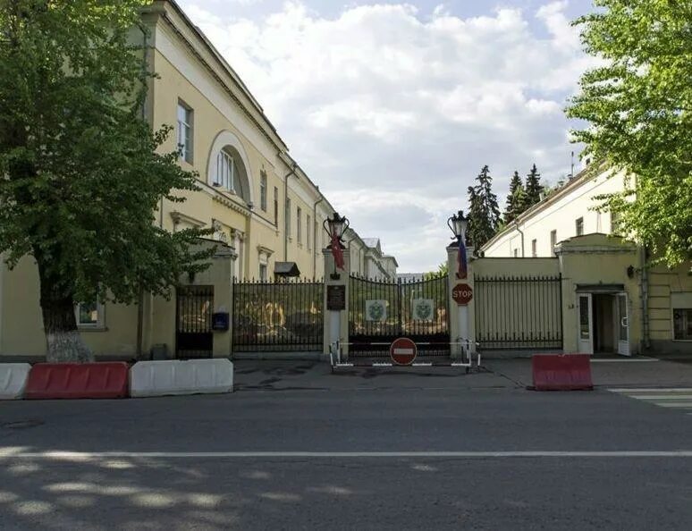 Главный военный клинический госпиталь имени н. н. Бурденко. Лефортовский военный госпиталь. Москва Госпитальная площадь 3 госпиталь им Бурденко. Лефортово военный госпиталь Бурденко.