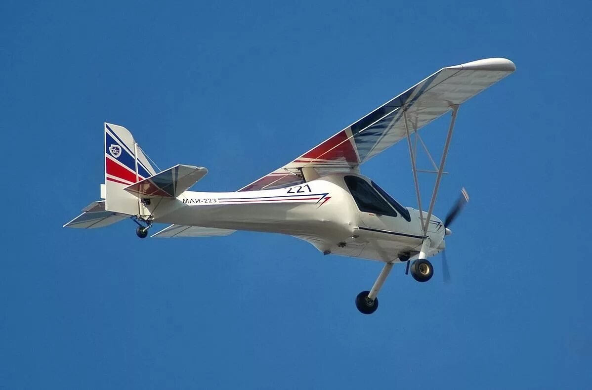 Кэмз маи 411. Самолет маи китенок. Самолет маи. Двухдвигательный самолет маи. Четырехместный самолет маи-411.