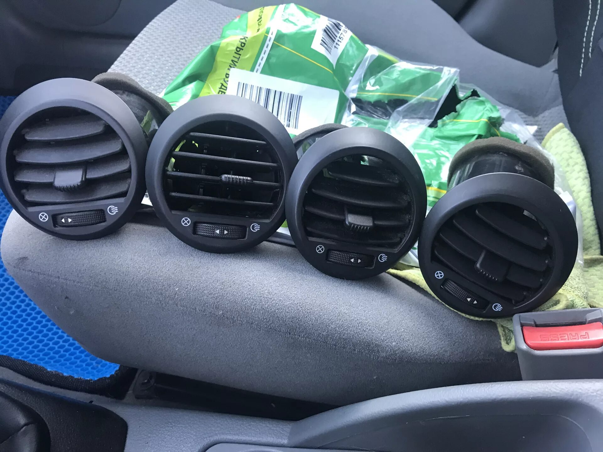 Поменять воздуховод. Канальная система вентиляции в доме из газобетона. Вентиляционный короб в квартире. Дефлектор воздуховода трибека. Дефлектор воздуховода nx 300.