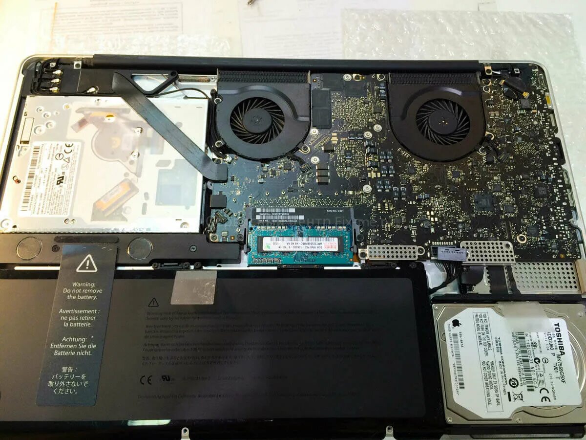 Что делать если ноутбук сильно. Нагревается ноутбук. Ноутбук сильно греется. MACBOOK Pro 15 2017 система охлаждения. Сильно греется процессор на ноутбуке.