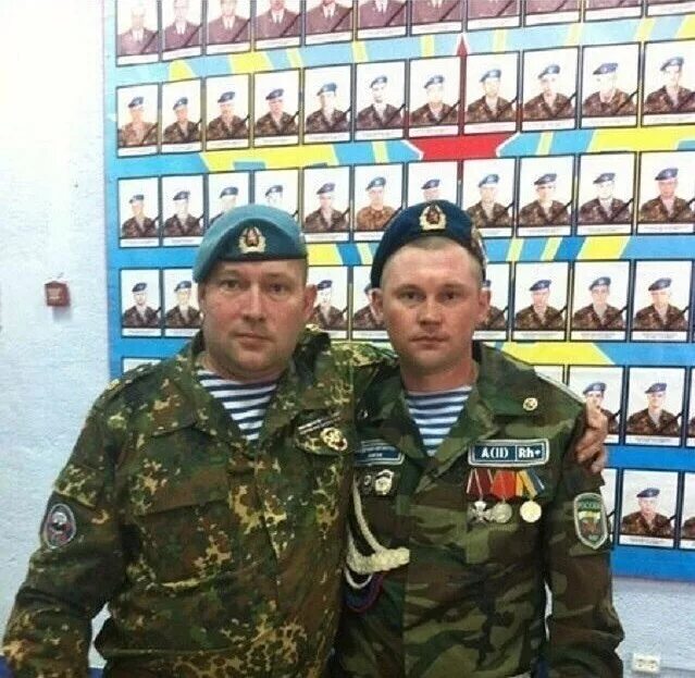 псковские десантники 6 рота. 6 выживших псковских десантников. 6 выживших псковских десантников. 6 выживших псковских десантников. комаров и христолюбов 6 рота.