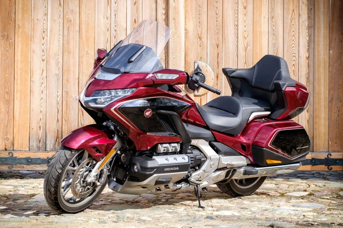 Honda gl1800 Gold Wing. Мотоцикл Honda Gold Wing gl1800. Хонда Голд Винг 1800. Honda Gold Wing 1800. Мотоцикл honda gold wing