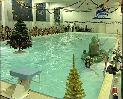 Новогодний праздник в бассейне