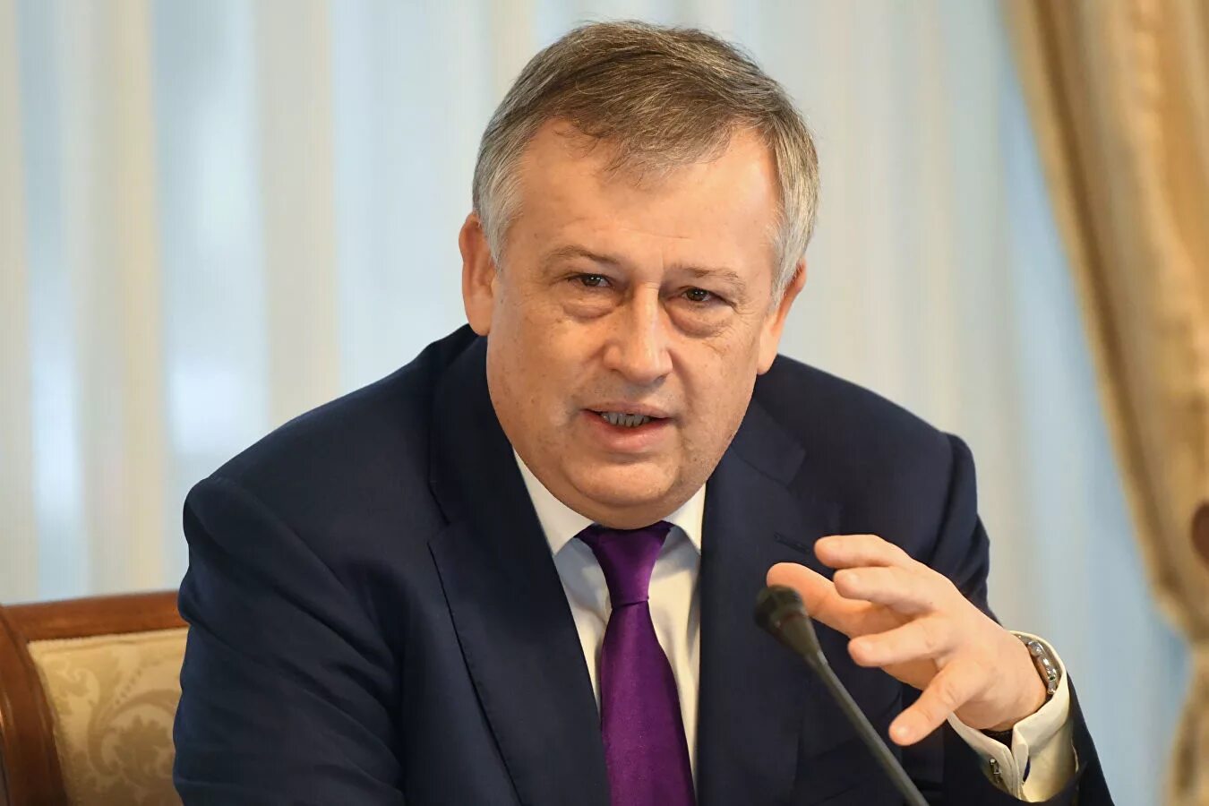 Губернатор ло дрозденко. Дрозденко губернатор. Телефон дрозденко губернатор ленинградской. Телефон дрозденко губернатор ленинградской. Телефон дрозденко губернатор ленинградской.