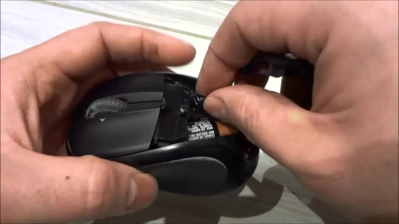 Logitech M305 Wireless Mouse Review-Very Portable And Comfortable - YouTube