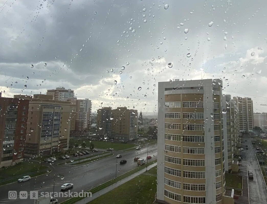 Погода в саранске на сегодня по часам. Гроза в Саранске. Гроза в Саранске 2023. Сильный ветер Саранск. Саранск дождь.