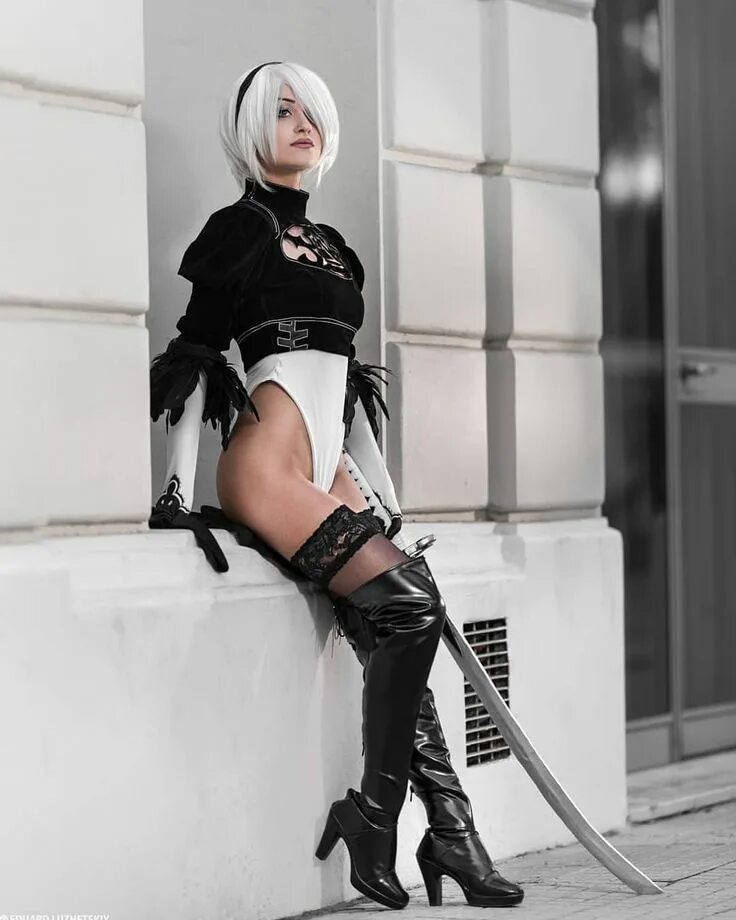 Косплей 18 без. NIER Automata 2b косплей трусы. NIER Automata 2b Jack o pose. 2b без юбки косплей.