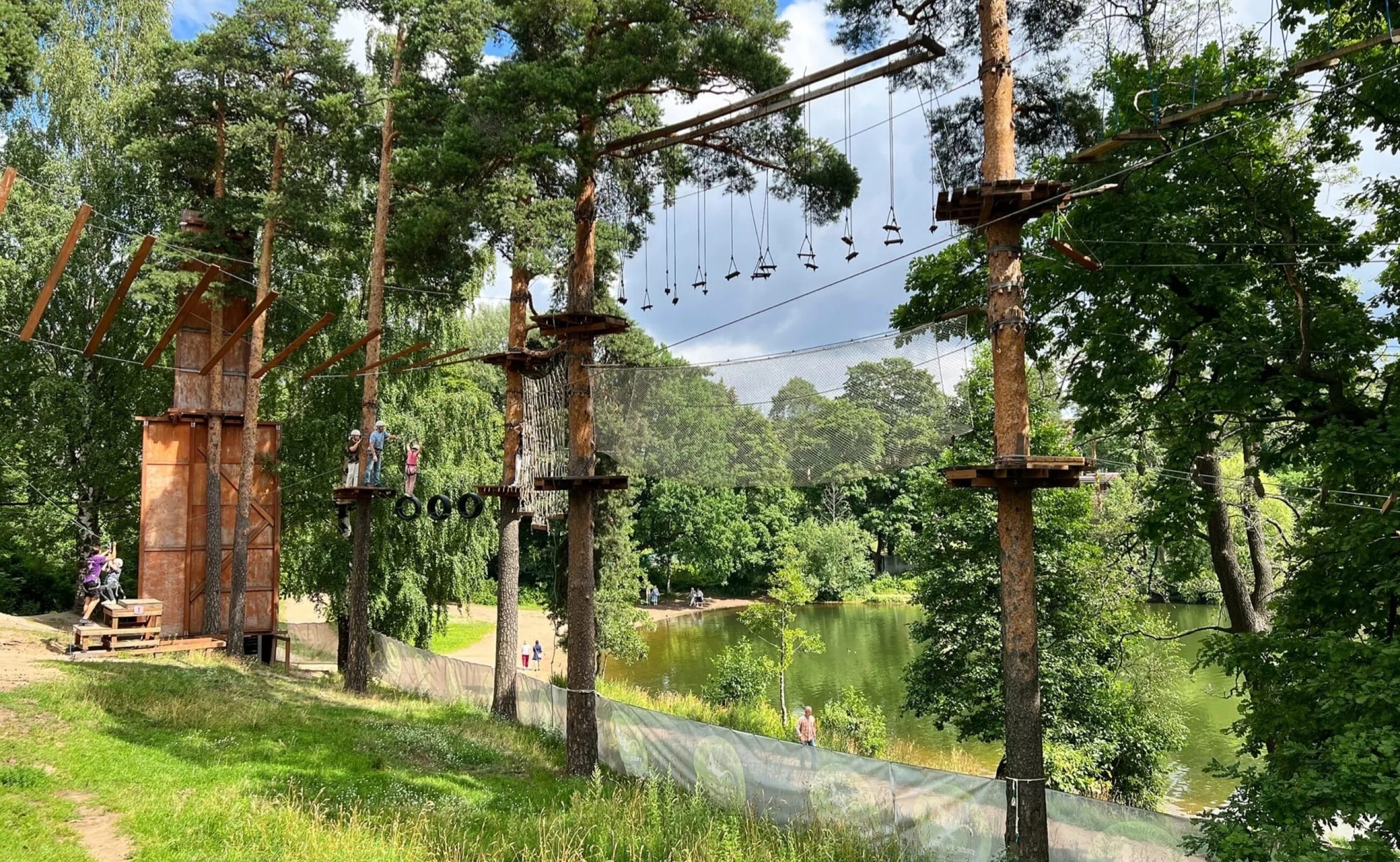 Веревочный парк TREETOTREE В Санкт-Петербурге. Верёвочный парк в Озерках СПБ. TREETOTREE Озерки. Веревочный парк Тритутри в Озерках. Веревочные парки спб и ленинградской