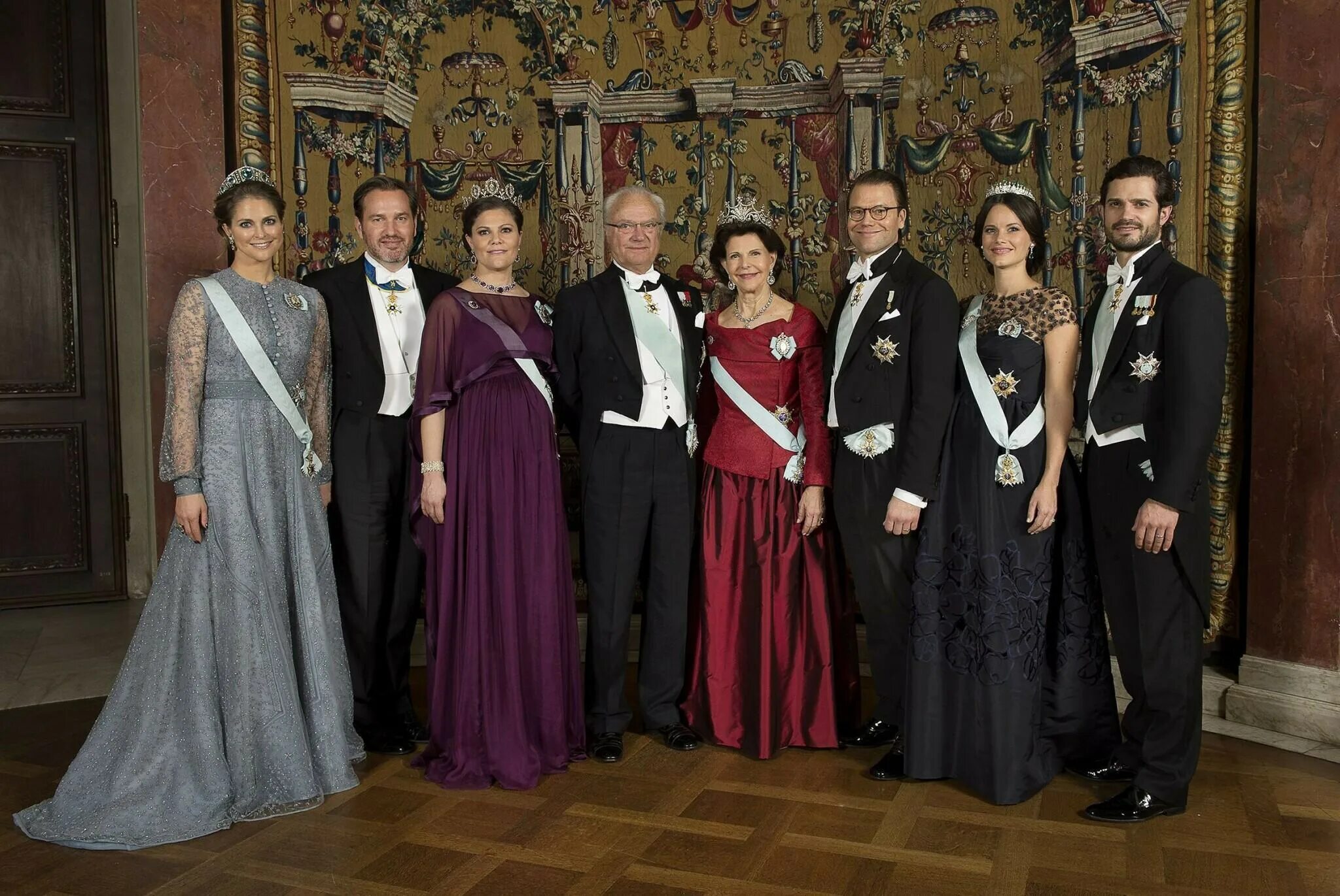 Королевская семья Швеции. Шведская Королевская семья Наследники. Шведская Королевская семья 2023. Король и Королева Швеции.