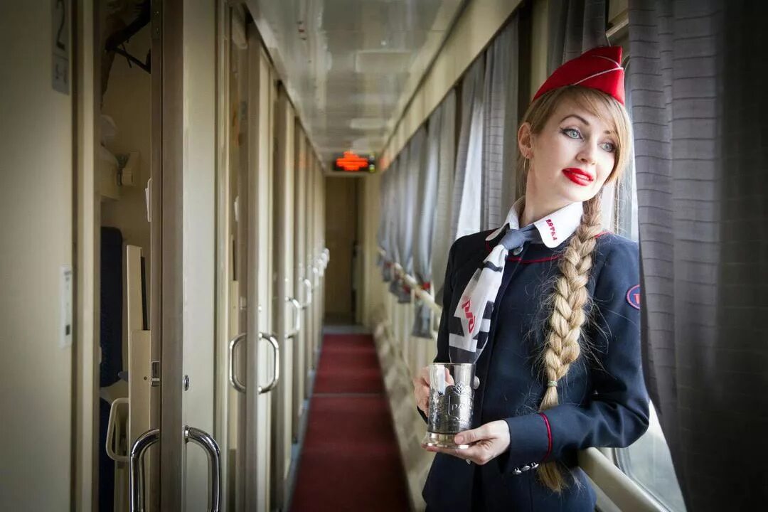 Образ проводника. Проводница. Красивые проводницы. Проводница в поезде. Форма проводницы.