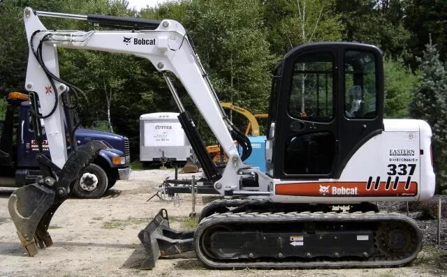 Bobcat мини экскаватор 337. Стрела рама Bobcat 337 мини-экскаватор. Bobcat 341. Нижний поворотный блок стрелы Bobcat 337 мини-экскаватор.