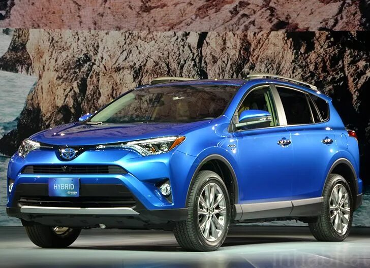 Toyota rav4 Hybrid 2016. Тойота рав 4 гибрид. Тойота рав 4 2016. Гибридная Тойота рав4.