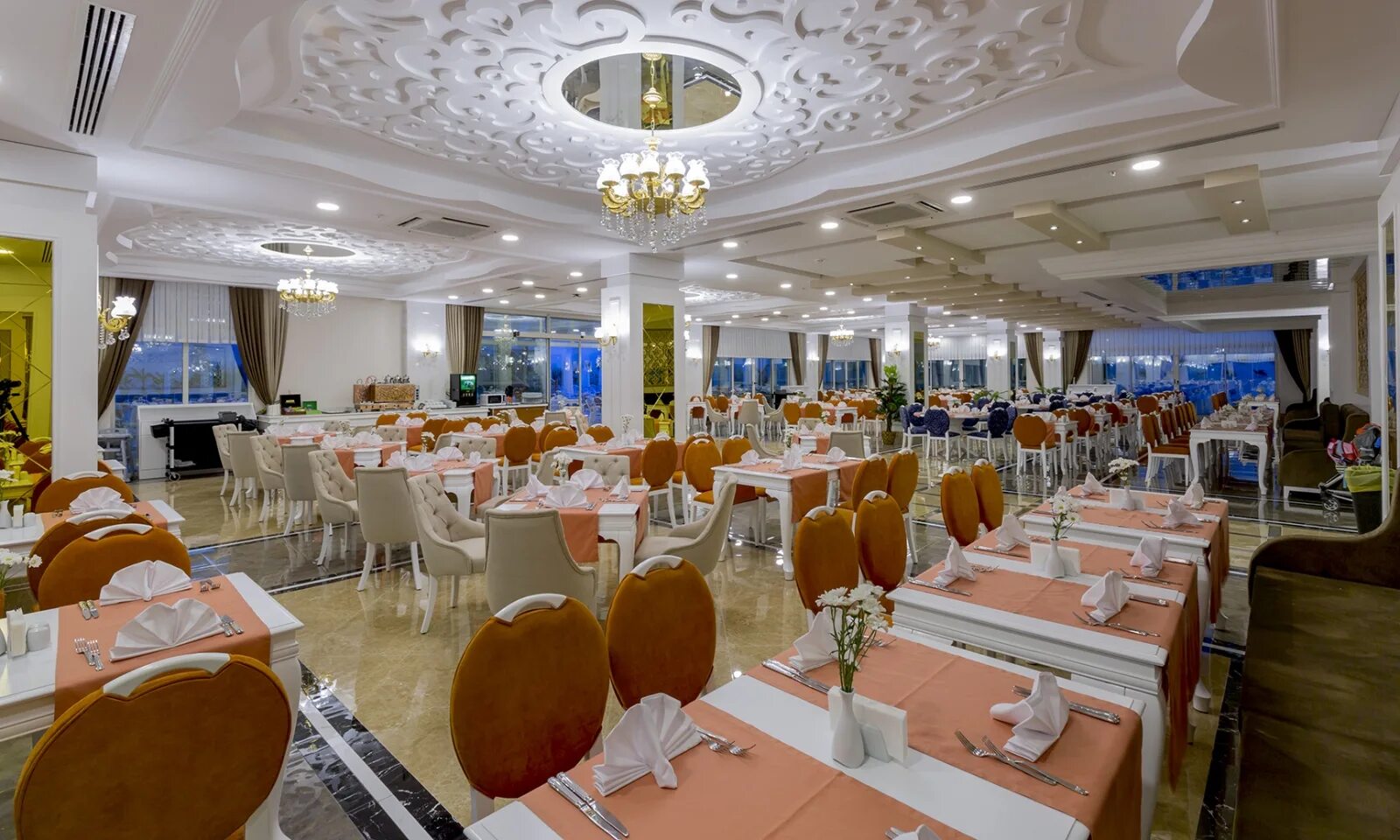 Side royal hotel. Отель Сиде Роял Палас. Side Royal Palace Hotel Spa 5 Турция. Рояль Сиде Палас Турция. Отель Royal Сиде.