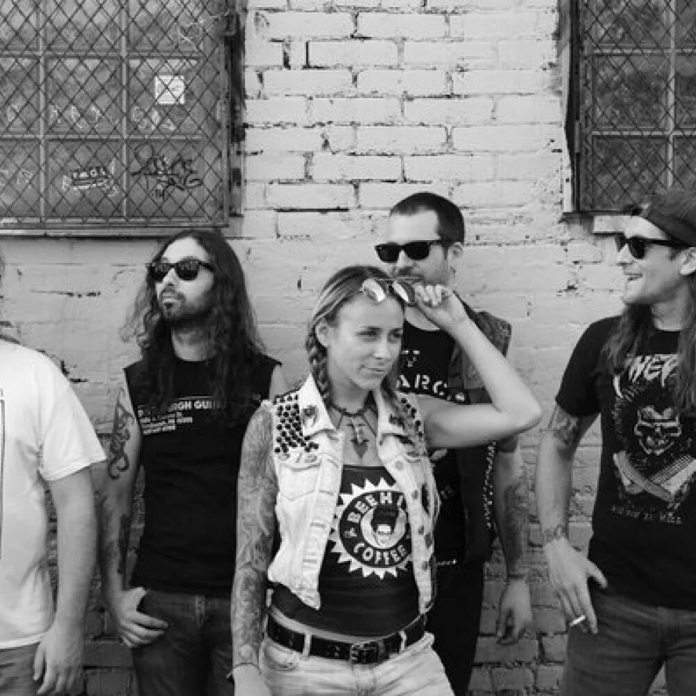 Lady исполнитель. Lady j. J-ride. Gnarly vicious beast. Grace tither.