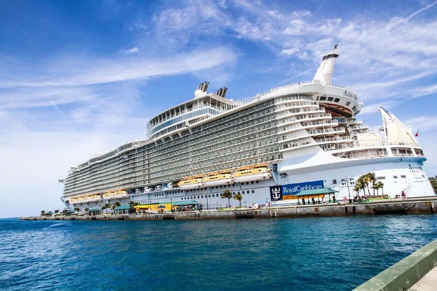 Лайнер норвей круизный. Карнивал круиз сша. Круизный лайнер америка. Круизный лайнер америка. Лайнер сша круиз.