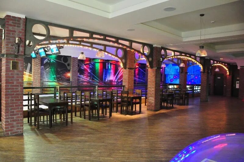 Натали пушкин боулинг. Гостиница натали боулинг. Боулинг в пушкине. Натали гостиница пушкин детская комната. Гостиница натали боулинг.