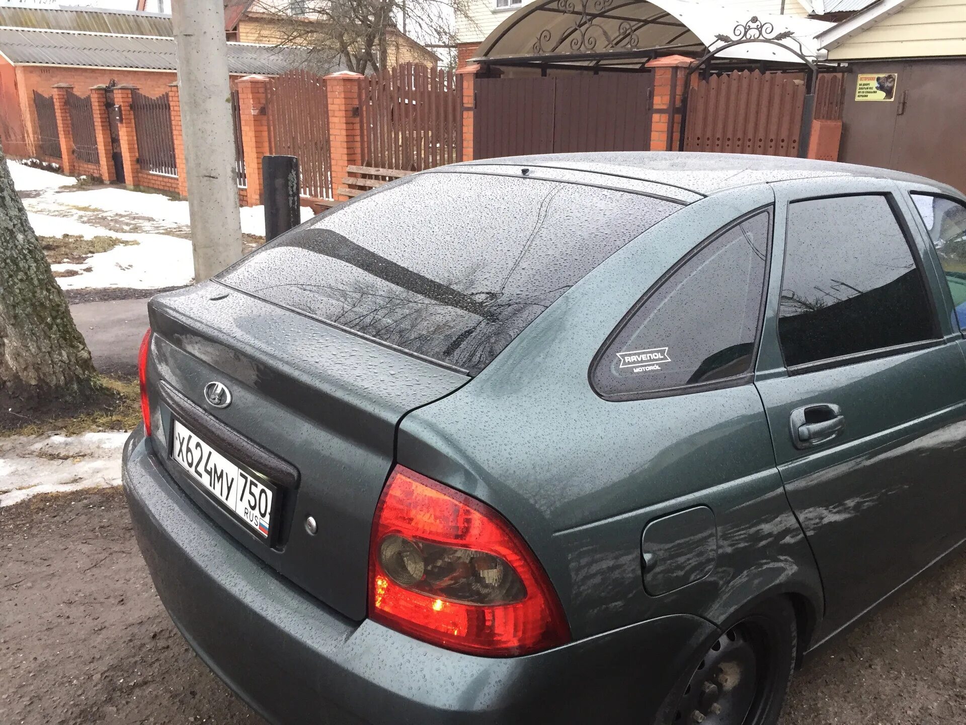 Заглушка дворника Приора хэч. Приора хэтчбек без заднего дворника.