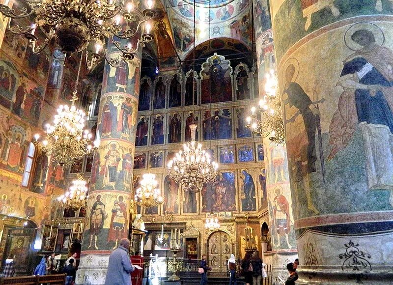 Успенский собор кремля иконостас. Иконы успенского храма. Иконостас успенского собора московского кремля. Успенский собор кремля иконостас. Иконы успенского собора московского кремля.