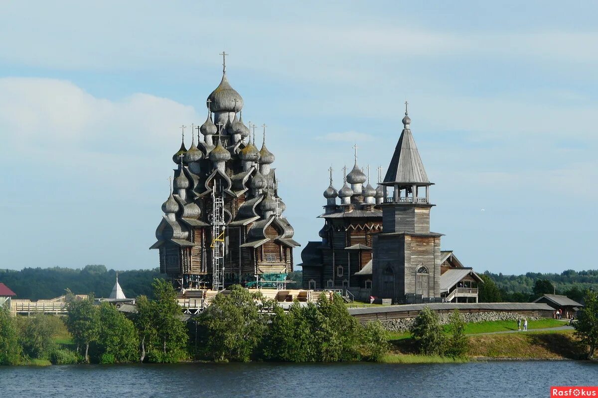 архитектурный ансамбль кижи. культурно-исторический ансамбль соловецких островов. архитектурный комплекс кижи (ансамбль кижского погоста). культурный и исторический ансамбль соловецкие острова юнеско. ансамбль кижского погоста.