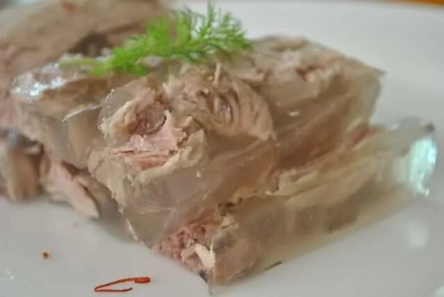 Как правильно разобрать куриный холодец Как правильно разобрать куриный холодец