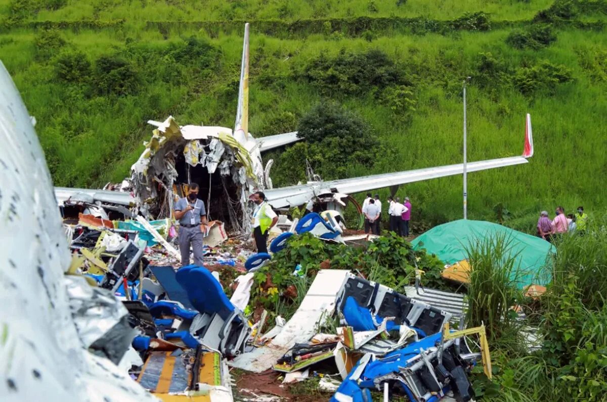 Transasia airways flight 235 crash. самолет л 410 приводнение. истории людей авиакатастрофы. 12 августа 1985 токио авиакатастрофа. аварии и катастрофы на воздушном транспорте.