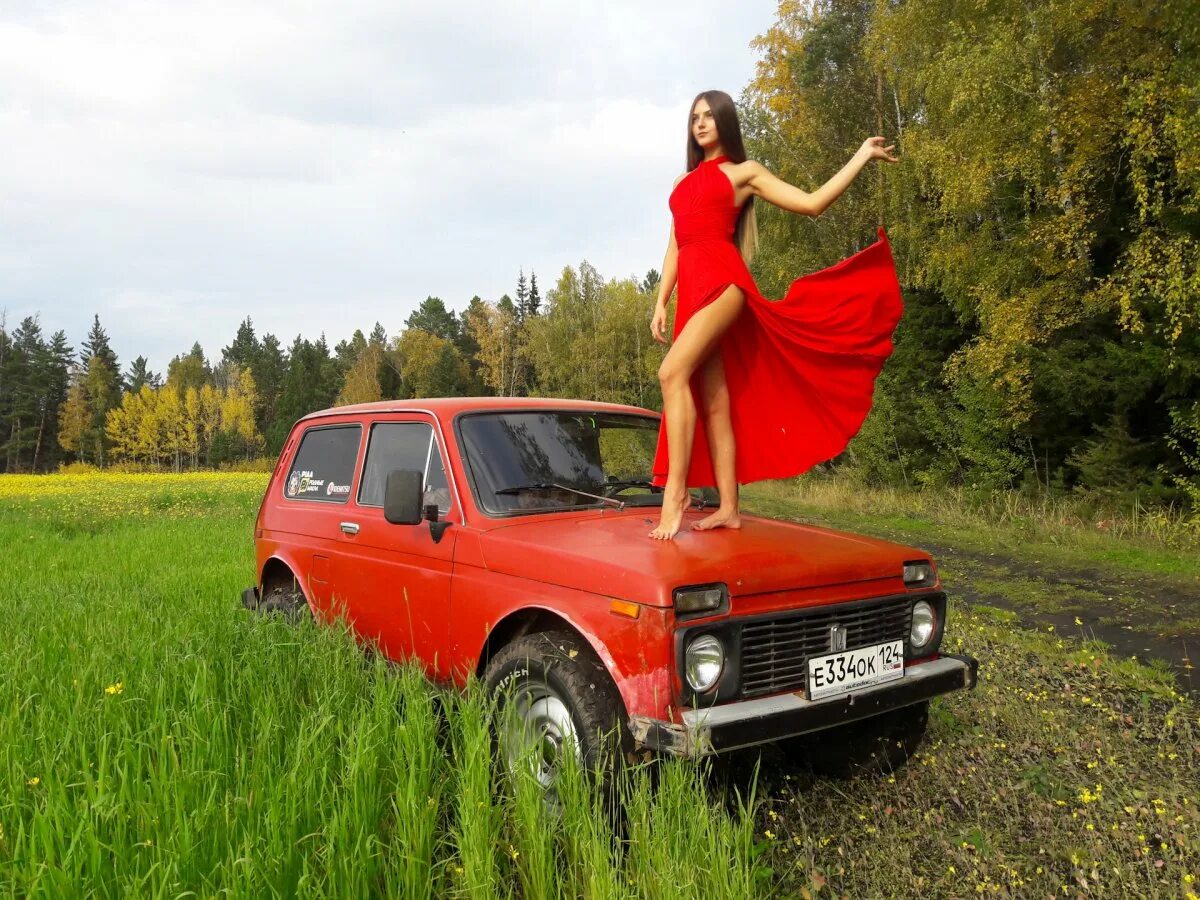 А4 с девушкой