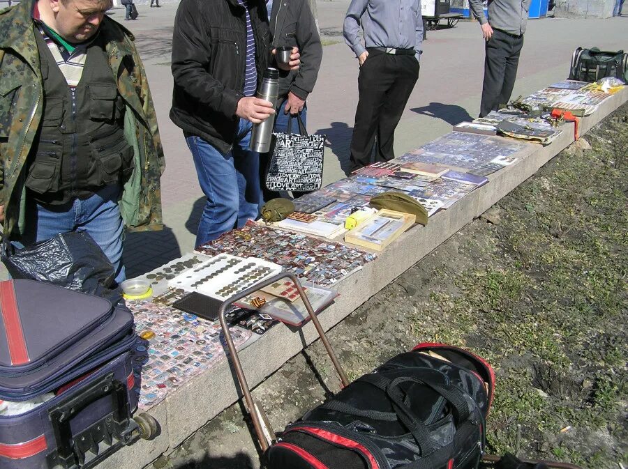 Коллекционеры города. Коллекционер в городе Нязепетровск по зажигалкам. Выставка коллекционеров в Талице Свердловской. Коллекционеры Челябинская область продажа. Узнать где собираются коллекционеры в городе Адлере.