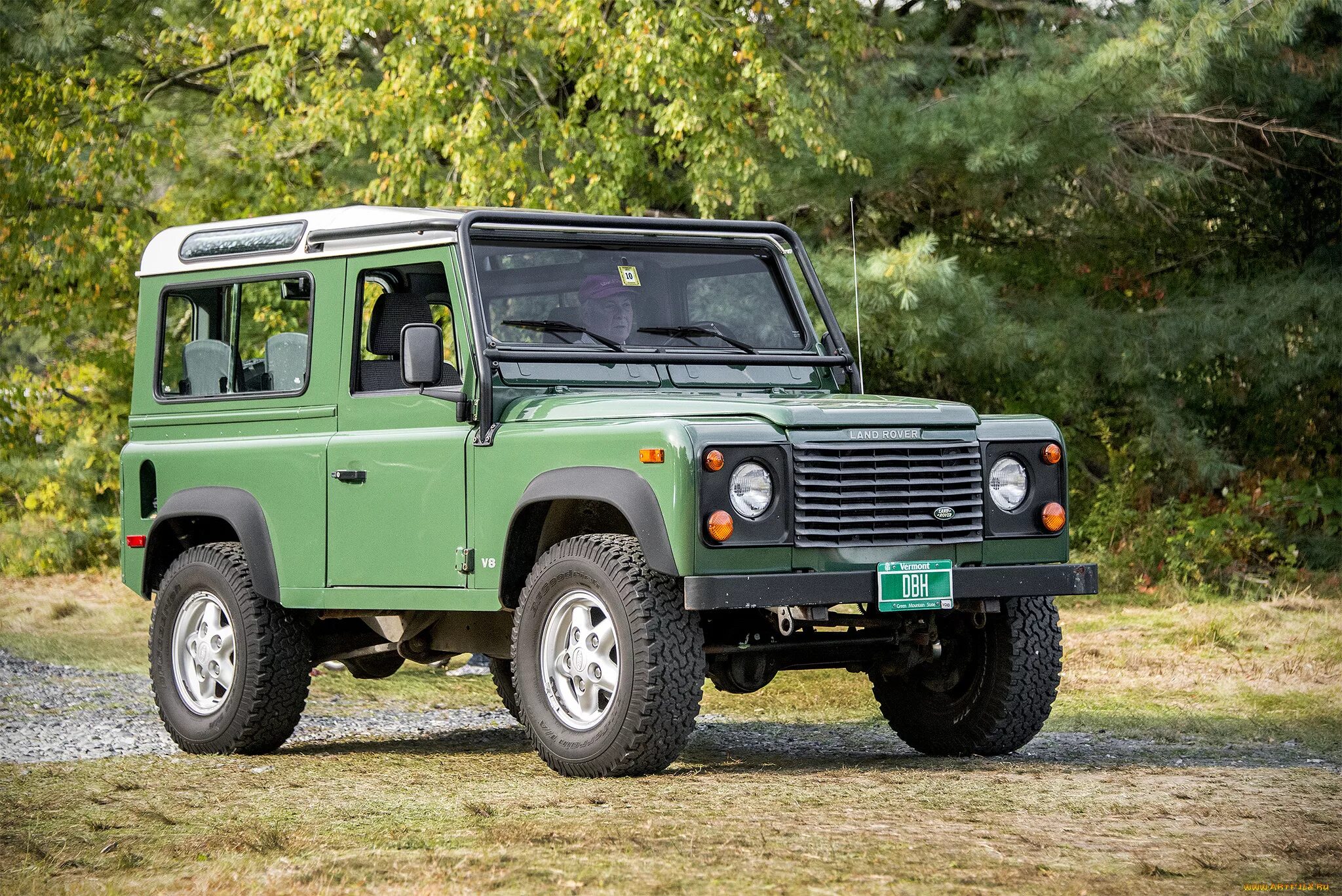 Авто defender. Лэнд ровепе Дефендер 90. Ленд Ровер Дефендер 110. Ленд Ровер Defender 90. Ленд Ровер Дефендер 4.