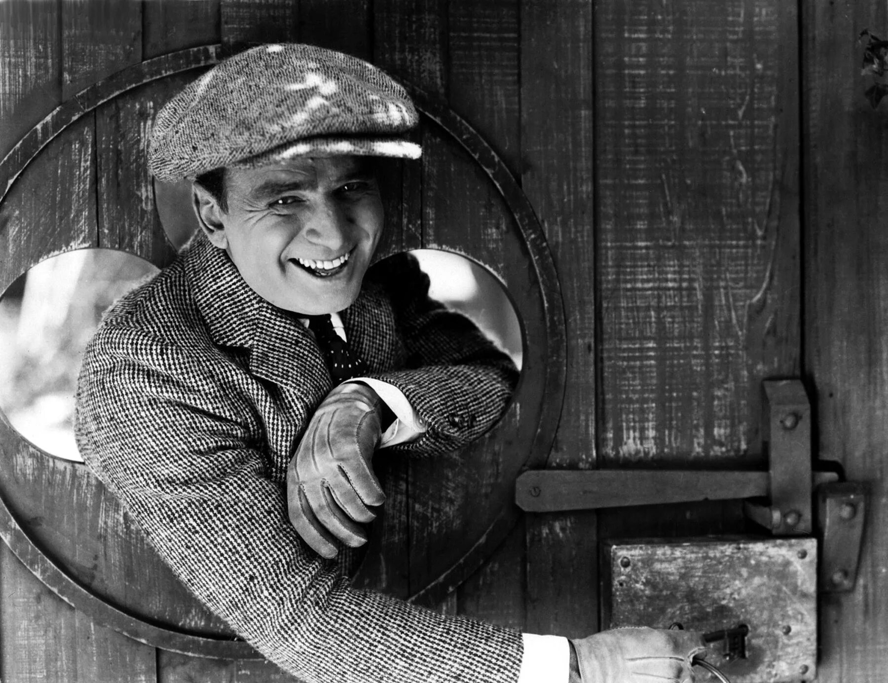 Величестве 1 ых. Русский ведьмак его величество. Ивана петровича мартоса скульптуры. Величестве 1 ых. Мужская мода в 1900 америка.