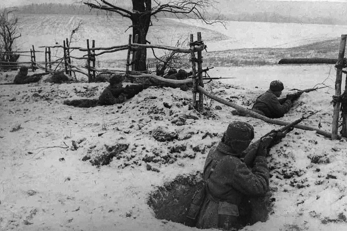 Осенью 1941 г ввиду угрозы захвата. Битва под Москвой 1942. Битва за Москву 1941-1942. Битва за Москву 1942. Декабрь 1941 битва за Москву.