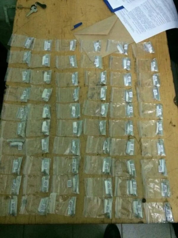 Изъяли крупную партию. Контрабанда сигарет. Изъятие контрафактных сигарет фото. Крупная партия сока. Контрабанда сигарет.