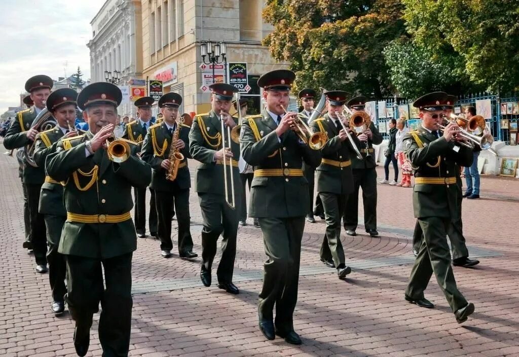 Духовой оркестр Москва Майская.. Военный духовой оркестр. Парад Победы оркестр. Военный оркестр на параде.