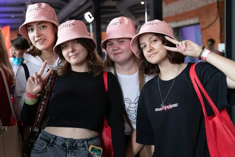 традиции дня молодежи. день молодежи москва. волонтеры молодые профессионалы. молодежь москвы. мы молодежь москвы.