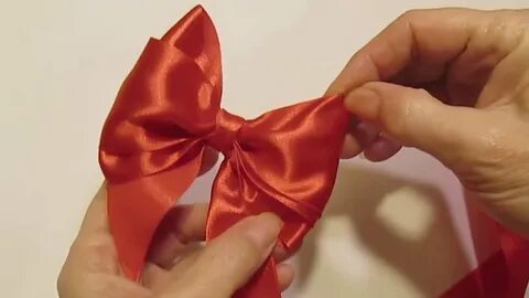 Завязать бант из ленты красиво на елку