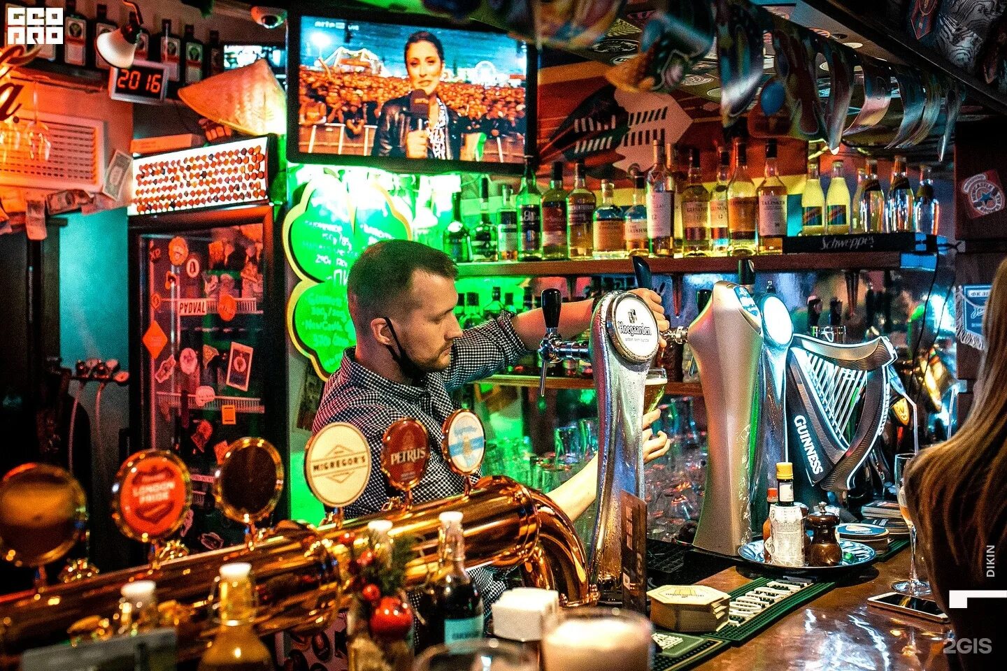 Макгрегор паб. Бар конора макгрегора. S паб. Макгрегор паб. Магрегорс паб, краснодар.