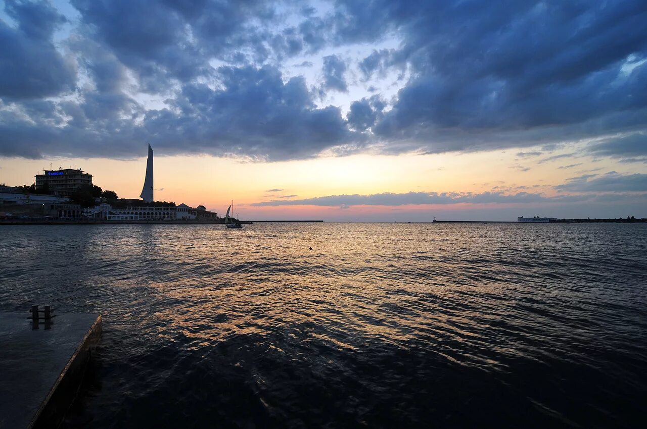 Ахтиарская бухта в севастополе. Ахтиарская бухта в севастополе. Вид на ахтиарскую бухт. Ахтиарскую бухту. Севастопольская бухта лев.