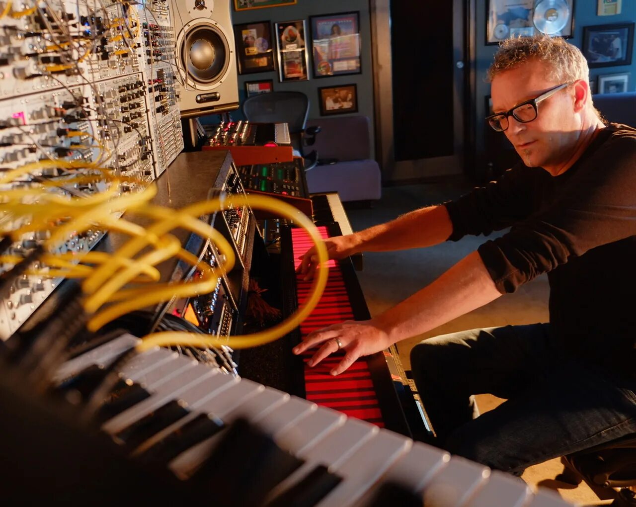 Charlie clouser. Чарли клоузер. charlie clouser nine inch nails. музыкальное интервью. charlie clouser composer.