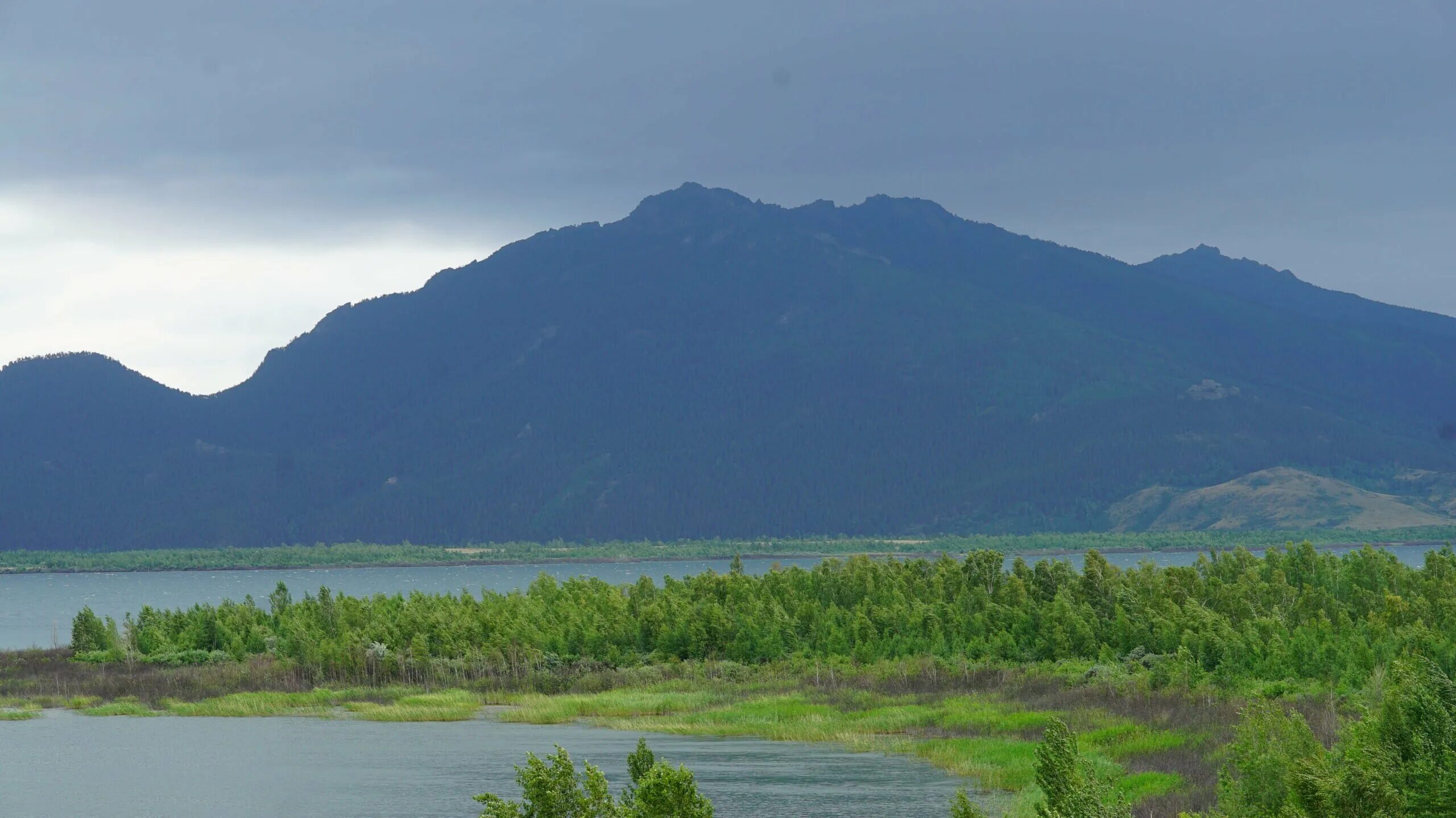 Озера акмолинская область. Зеренда – озеро в акмолинской области. Озеро котырколь боровое. Озеро копа кокшетау. Караунгир озеро акмолинская область.