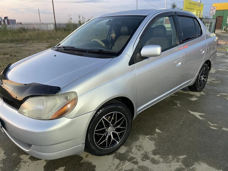 Купить тойоту плац. Toyota Platz. Toyota Platz r15. Тойота Платц на 15 литье. Toyota Platz r16.