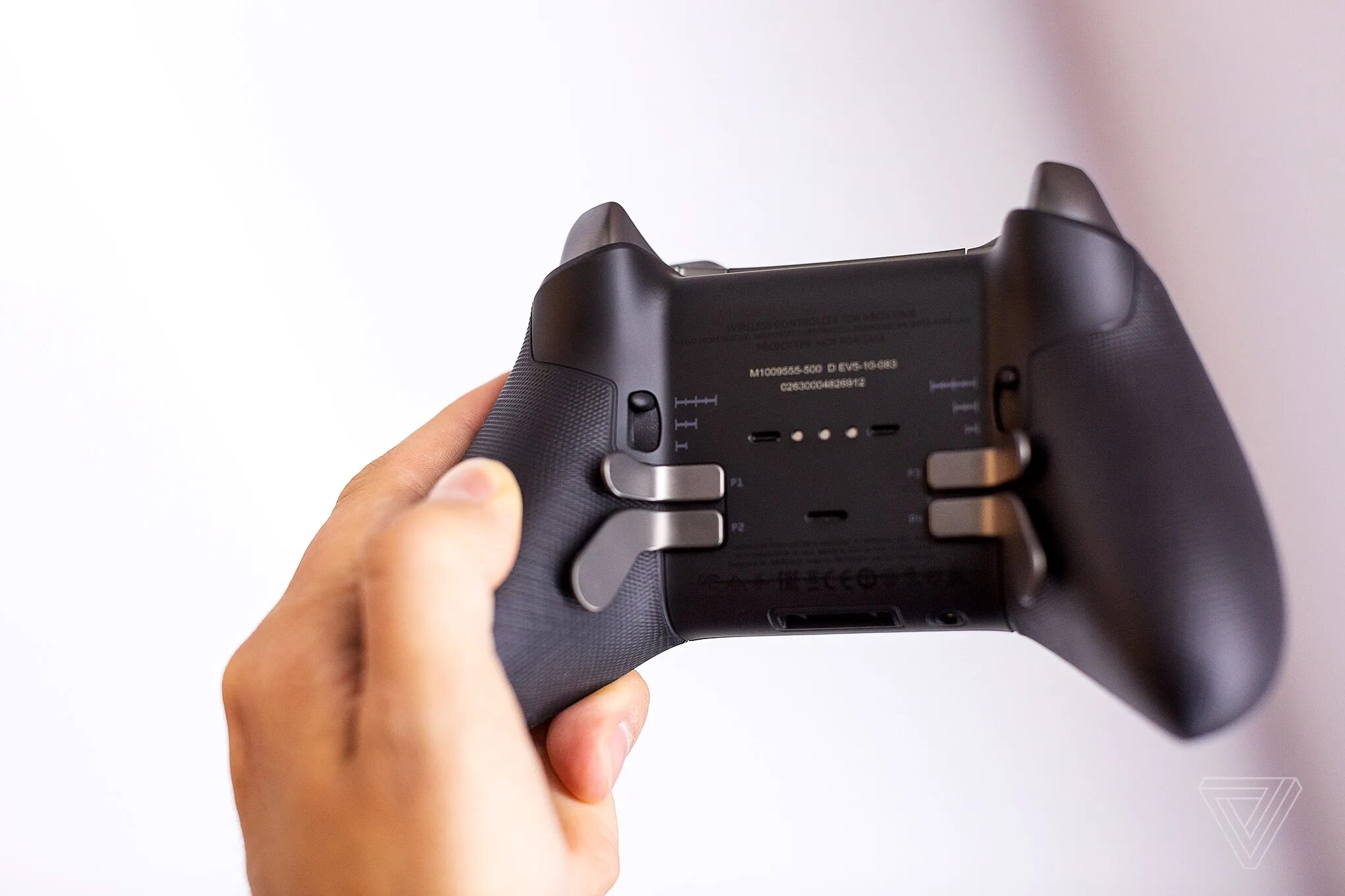 Xbox elite series 2 core. Серийный номер у геймпада xbox elite. геймпад xbox one серийный номер. серийный номер геймпад xbox ii. пробить серийный номер геймпада xbox one.