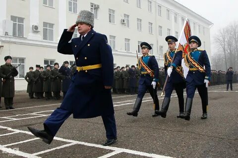 Дать знамени