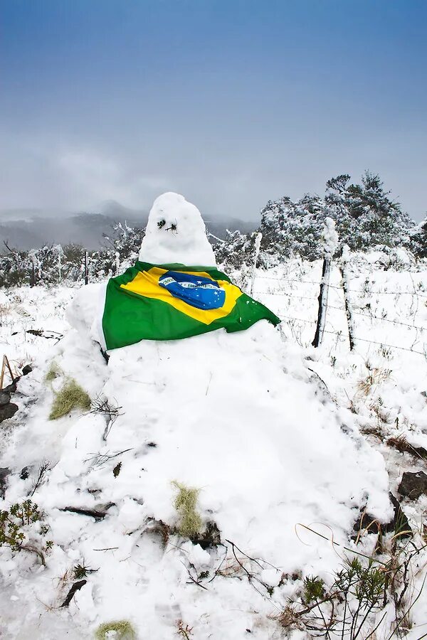 Какая зима в бразилии. Снег в Бразилии. Зима в Бразилии. Бразилия зимой. В Бразилии бывает снег.