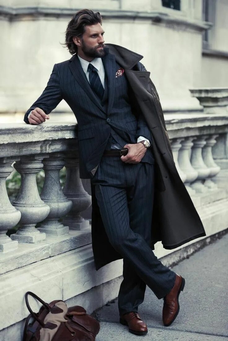 Солидный человек. Деловой мужчина. С днем рождения джентльмен. Мужчина в костюме и шляпе. Бизнесмен.