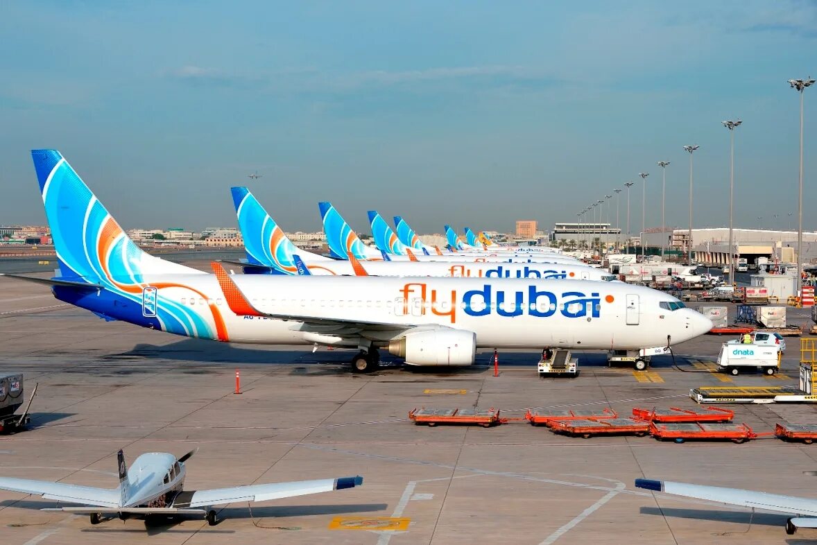 Самолеты авиакомпании Флай Дубай. Дубай авиакомпании flydubai. Boeing 737 Мах Fly Dubai. Боинг 737-800 Флай Дубай.