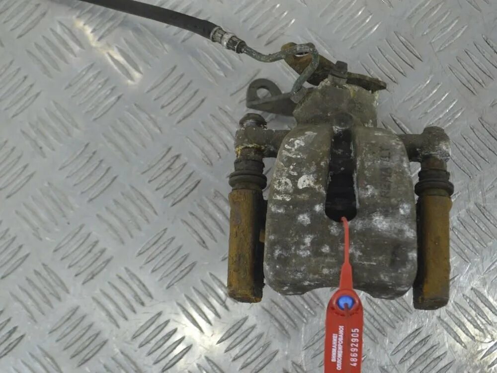 Сценик 2 задние суппорты. Задний суппорт рено сценик 2. рено сценик rx4 2.0 суппорт задний левый. задний левый тормозной суппорт рено сценик 1 артикул. суппорт левый задний рено сценик 3 и трубка.