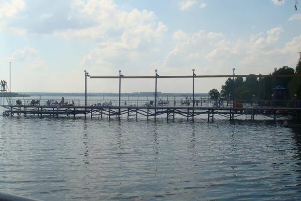 Жемчужина новотроицкое водохранилище. Берег солнца новотроицкое водохранилище. База жемчужина новотроицкое водохранилище. Новая венеция новотроицкое водохранилище. Солнечнодольск база новая венеция.