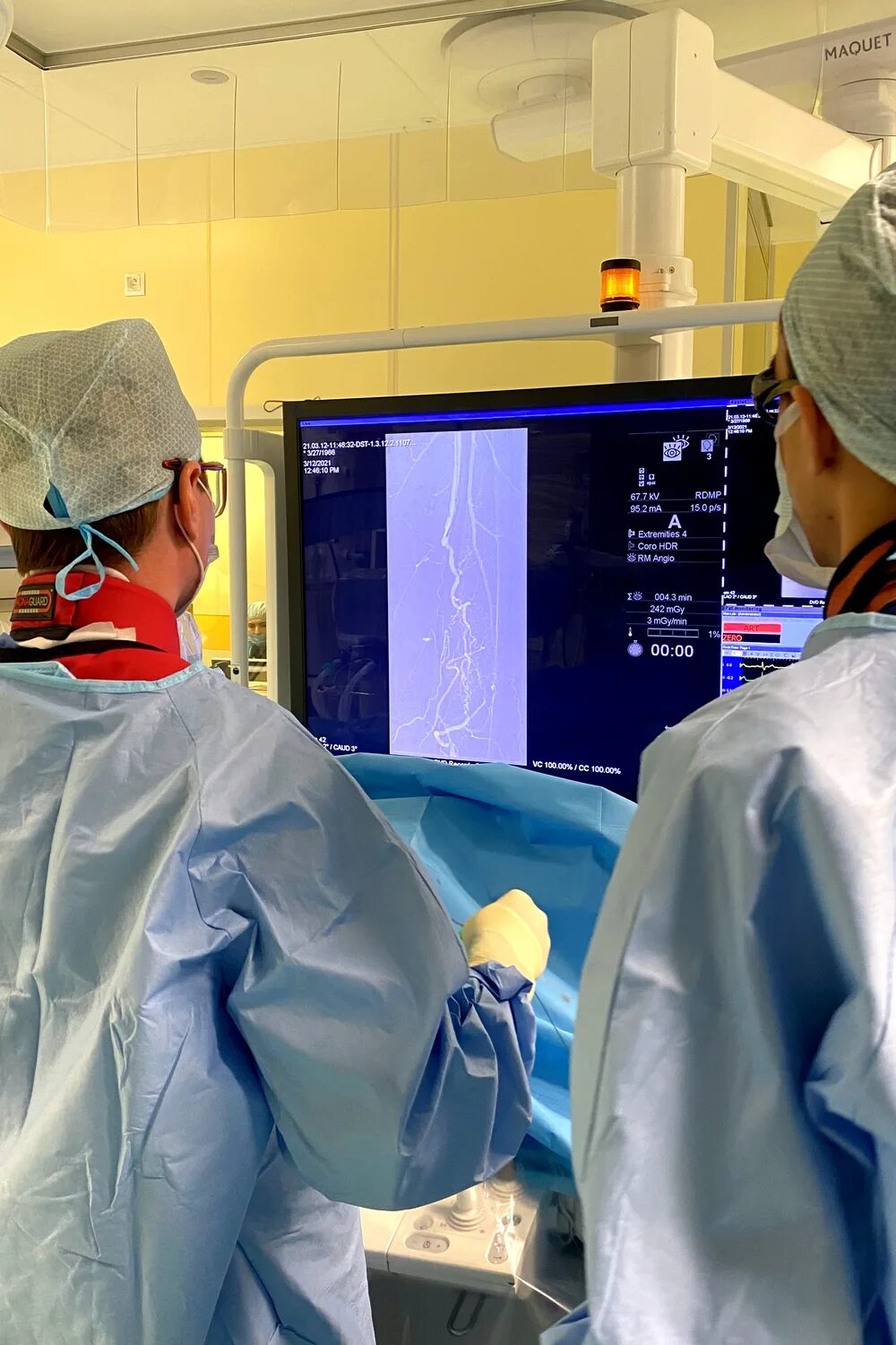 алмазова сосудистый хирург. лапшин кирилл борисович центр алмазова. общество ангиологов и сосудистых хирургов. алмазова гибридная операционная. центр алмазова хирурги.