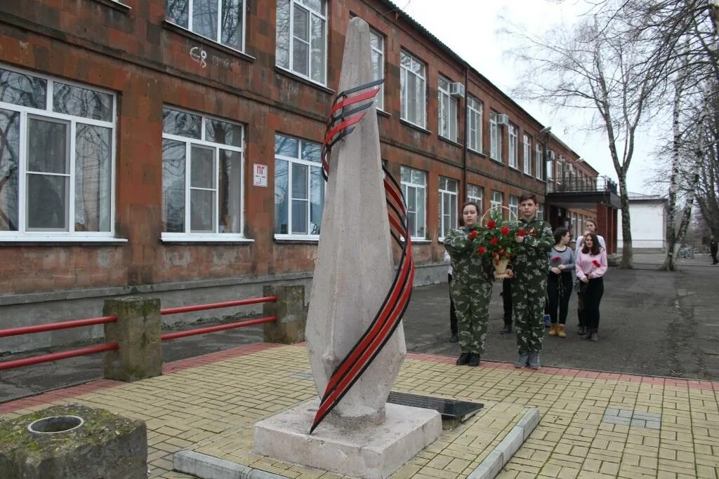 Школа старокорсунская станица. Школа в старокорсунской. Фото первоклассников. Школа 86 старокорсунская. Станица старокорсунская школа номер 86.