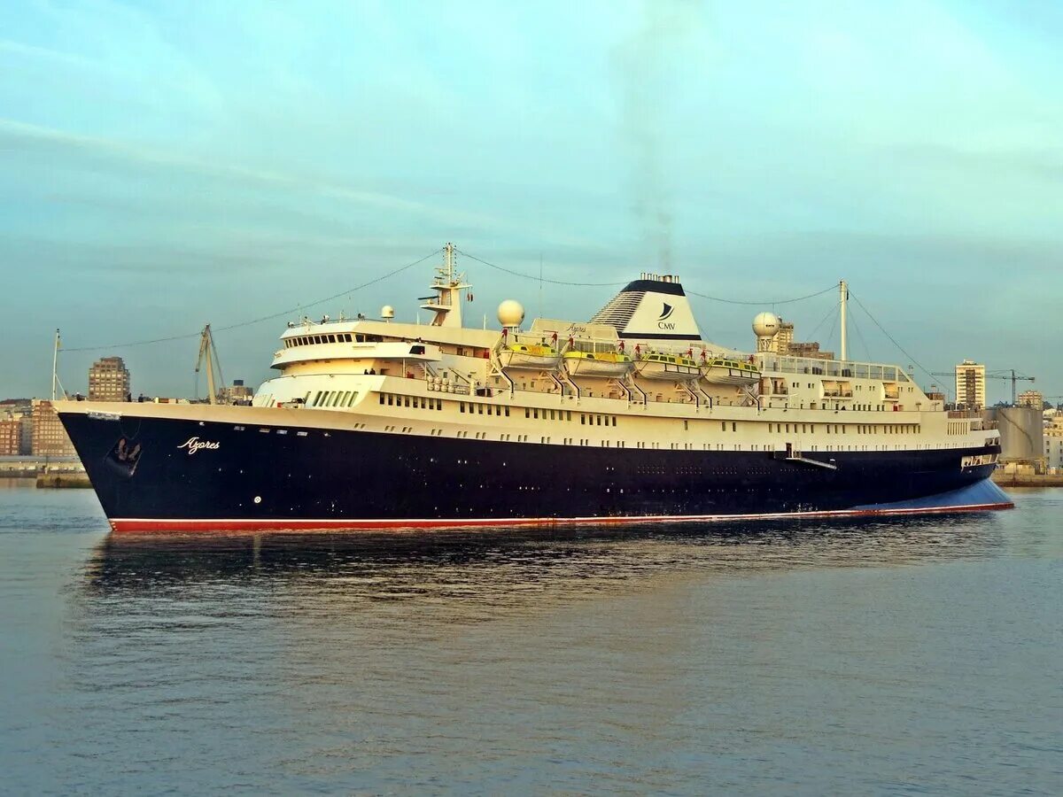 Лайнер стокгольм. Лайнер стокгольм. Паром таллин стокгольм. Лайнер стокгольм. Эстония паром baltic princess.